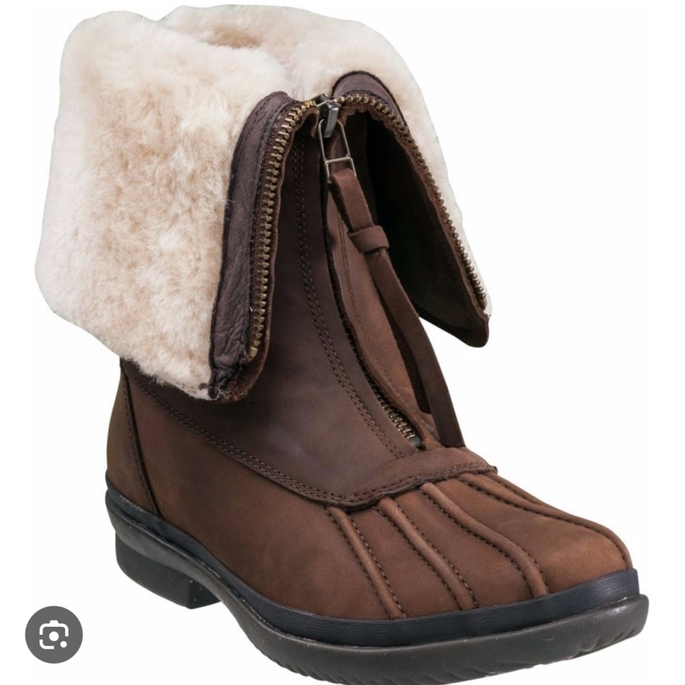 NIB Ugg Arquette Bootie